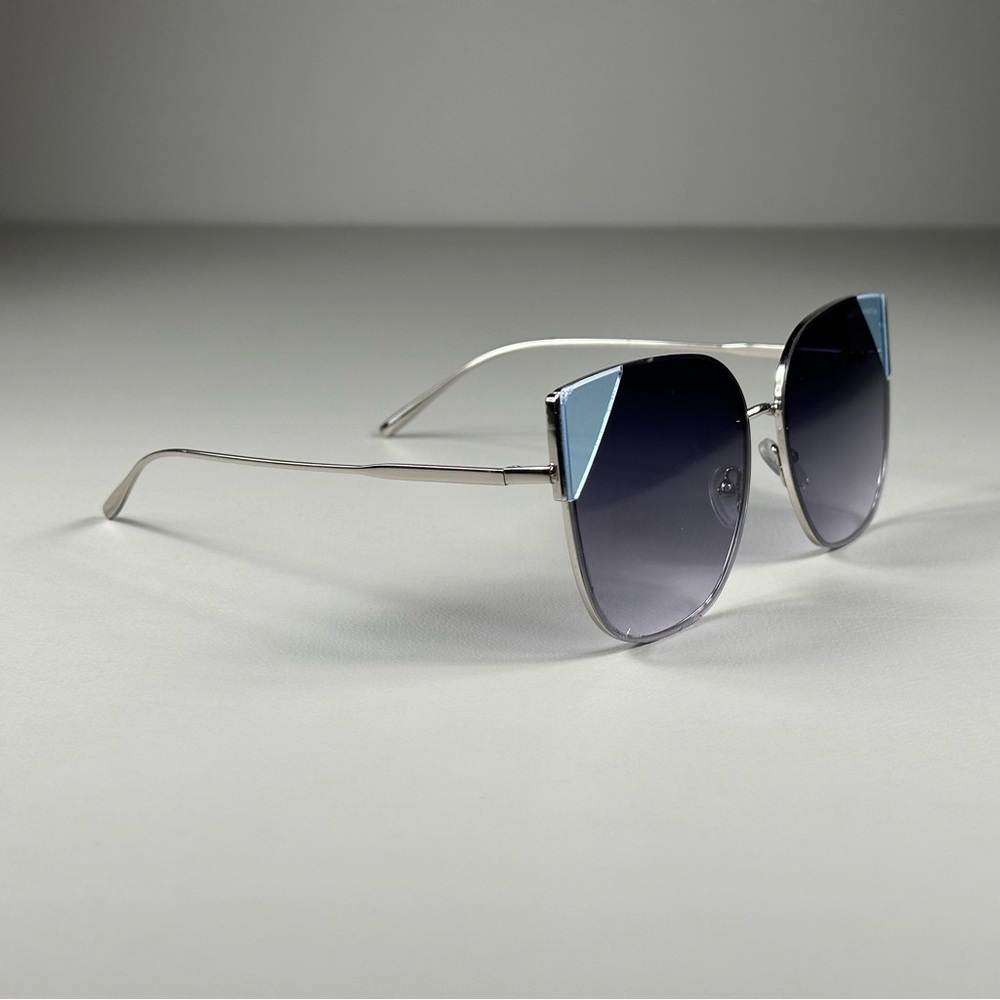 Gentle Monster Lala G2 Cat Eye Sunglasses - Picture 2 of 7